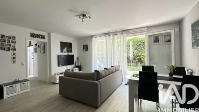 Apartment in La Ville-du-Bois (91620)