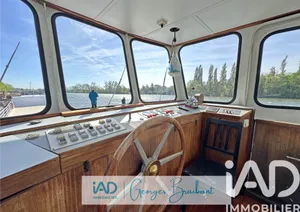 Barge in Conflans-Sainte-Honorine (78700)