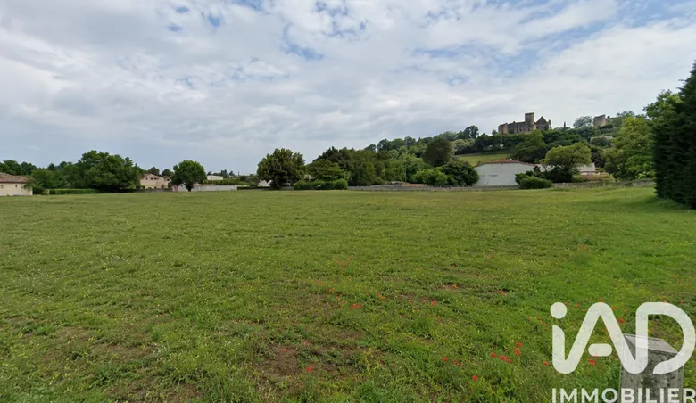 Terrain 3059 m² · à Duras · 45 000 €