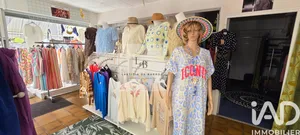 Clothing, Textiles in le grau du roi (30240)