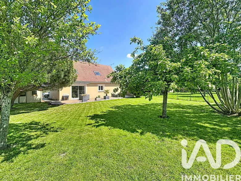 Maison 5 pièces 140 m² · à Beaumont-le-Roger · 140 m² · 265 000 €