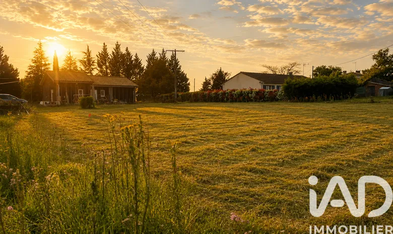 Terrain 140 m² · à Saint-Martin-de-Laye · 140 m² · 60 000 €