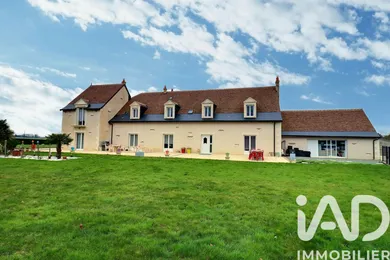 Architectural house in Neuillé-Pont-Pierre (37360)