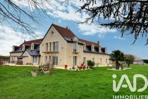Architectural house in Neuillé-Pont-Pierre (37360)
