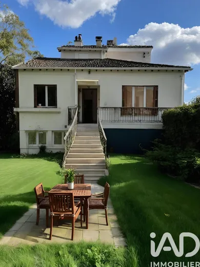 House in Vaux-sur-Seine (78740)