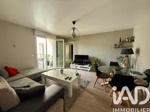 Apartment in Saint-Thibault-des-Vignes (77400)
