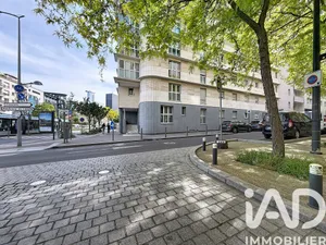 Apartment in Courbevoie (92400)