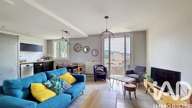 Apartment in Vienne (38200)