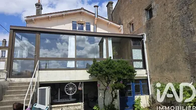 Townhouse in Blaye (33390)