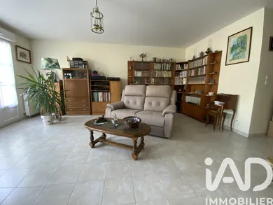Apartment in Sens (89100)