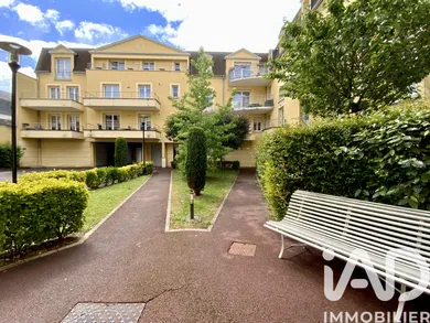 Apartment in Sens (89100)