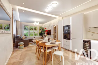 Apartment in Paris (75020)