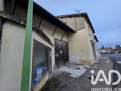 Building in Limons (63290)