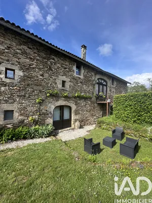 Domain in Montet-et-Bouxal (46210)