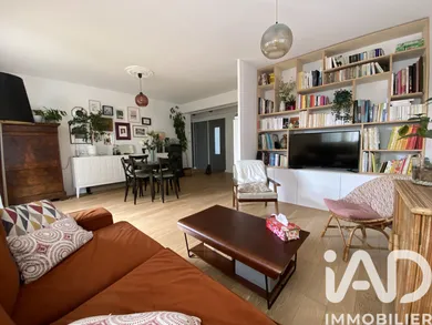 Apartment in Bordeaux (33200)