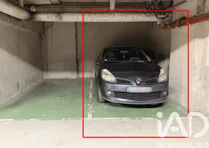 Parking in Paris (75020)