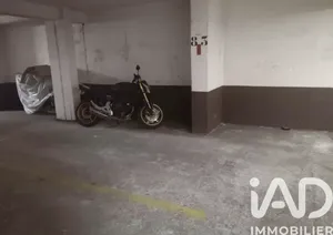 Parking à Paris (75020)
