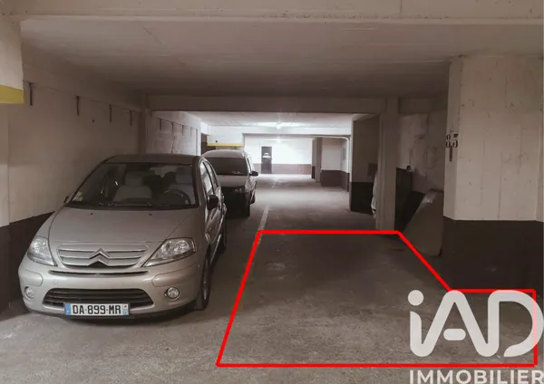 Parking à Paris (75020) photo 2