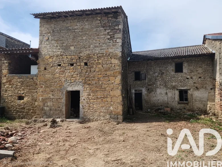 Maison 6 pièces 170 m² · à Saint-Jean-le-Vieux · 170 m² · 189 000 €
