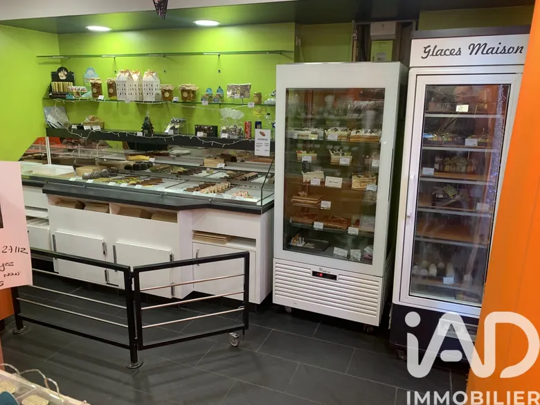 Immeuble 140 m² · à Saint-Gervais-en-Belin · 140 m² · 180 000 €