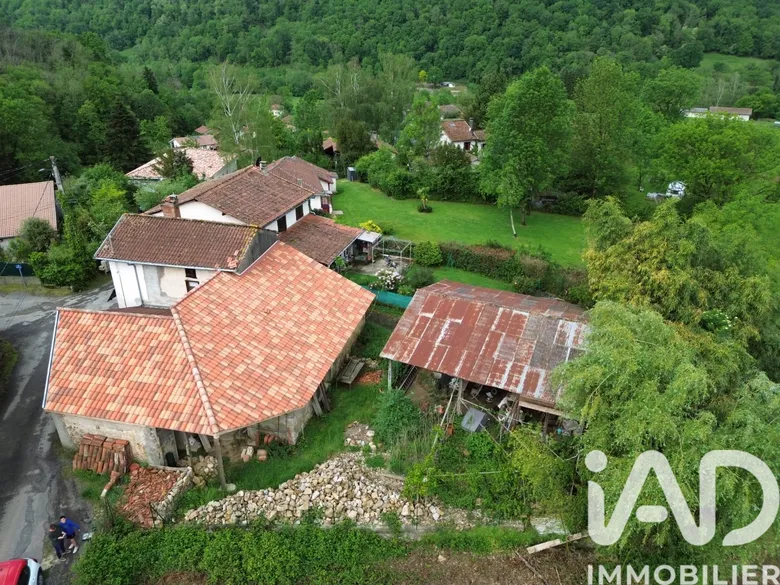 Maison 6 pièces 163 m² · à Aspet · 163 m² · 180 000 €