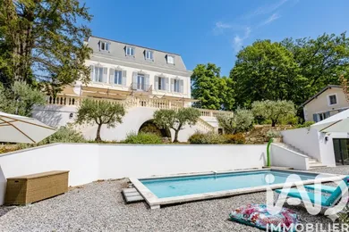 Manor in Gréoux-les-Bains (04800)