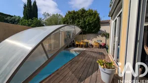 Apartment in L'Isle-sur-la-Sorgue (84800)