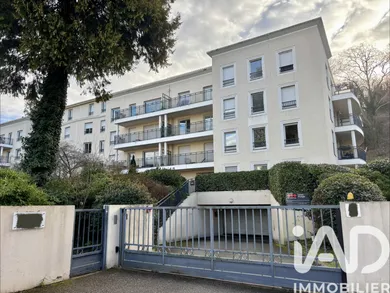 Apartment in Caluire-et-Cuire (69300)