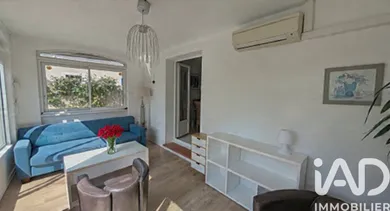Apartment in L'Isle-sur-la-Sorgue (84800)