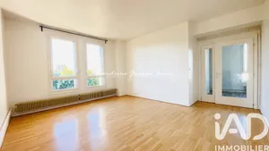 Apartment in Nozay (91620)