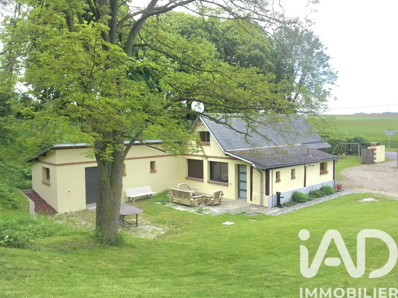 Maison 8 pièces 174 m² · à Fry · 174 m² · 245 000 €