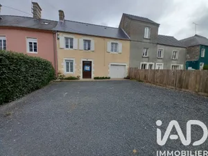 Townhouse in Pré-en-Pail (53140)