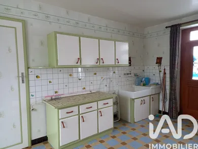 Townhouse in Pré-en-Pail (53140)