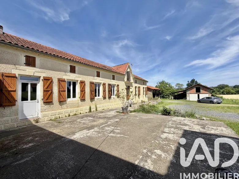 Maison 5 pièces 197 m² · à Vic-en-Bigorre · 197 m² · 213 000 €