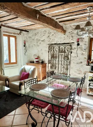Maison de village à carros village  (06510)