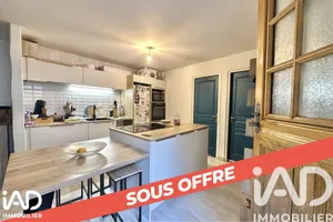 Apartment in Grillon (84600)