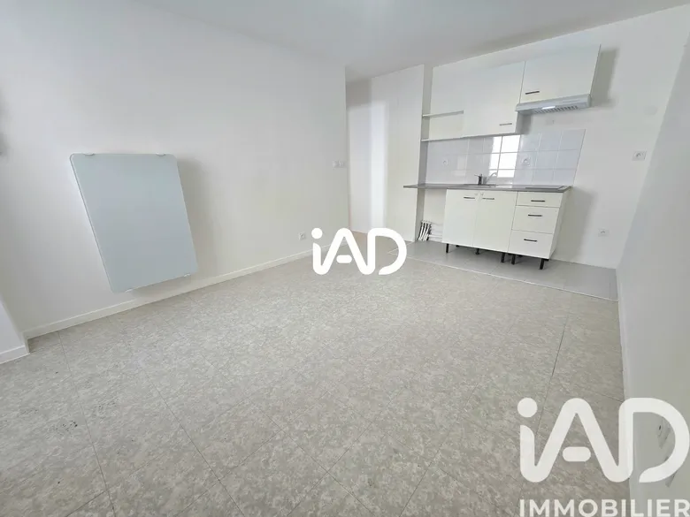 Appartement 3 pièces 40 m² · à Condé-Sainte-Libiaire · 40 m² · 900 €/mois