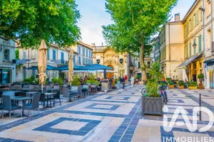 Commercial walls in Avignon (84000)