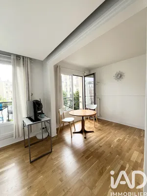 Apartment in Paris (75016)