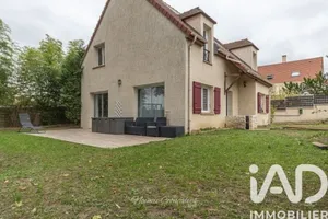 House in Limay (78520)
