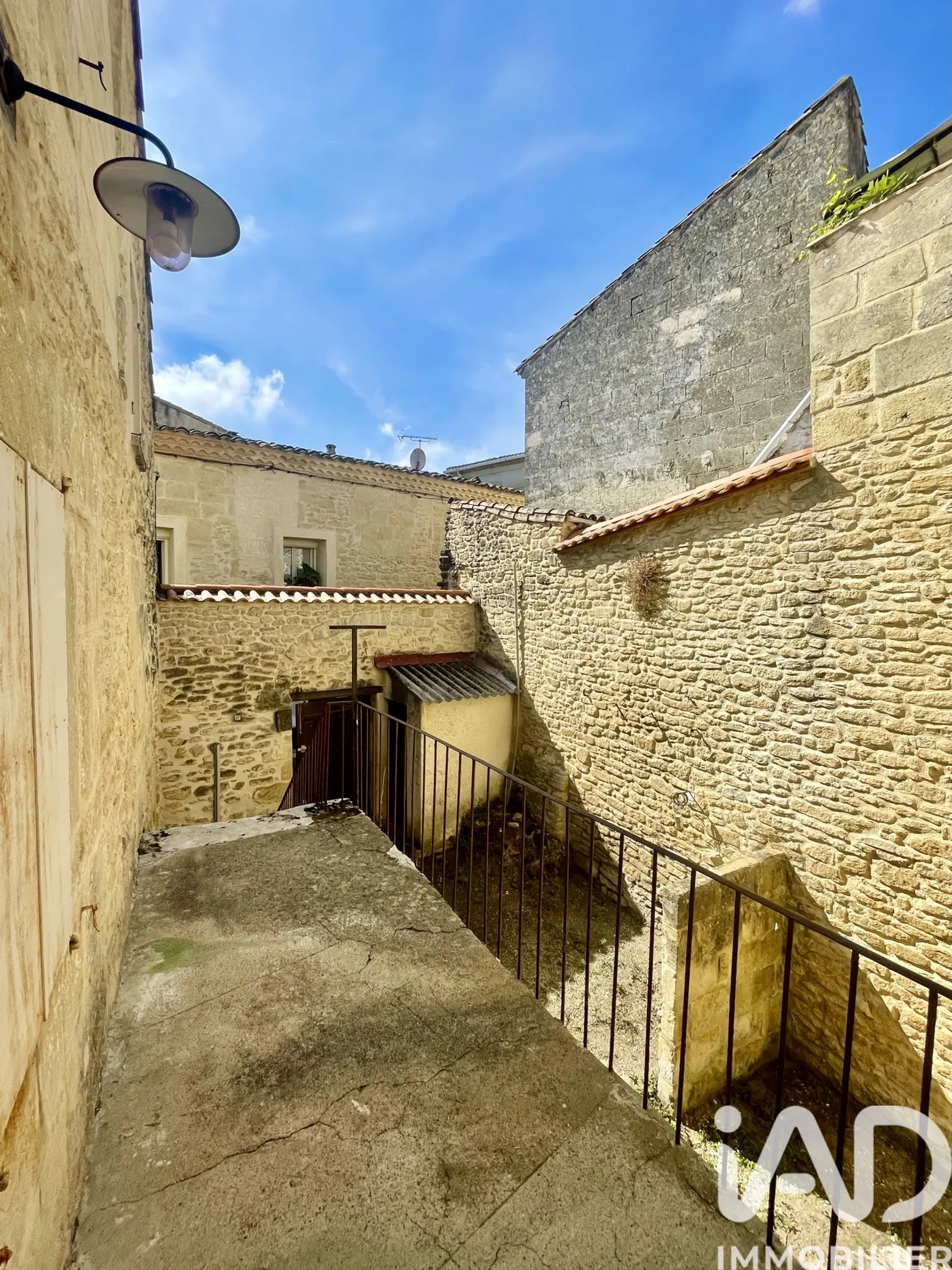 Vente maison à Aubais (30250) : maison de village 4 pièces 85 m² - 2024787 — 2