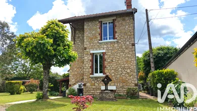 Maison à Saint-Amand-Montrond (18200)