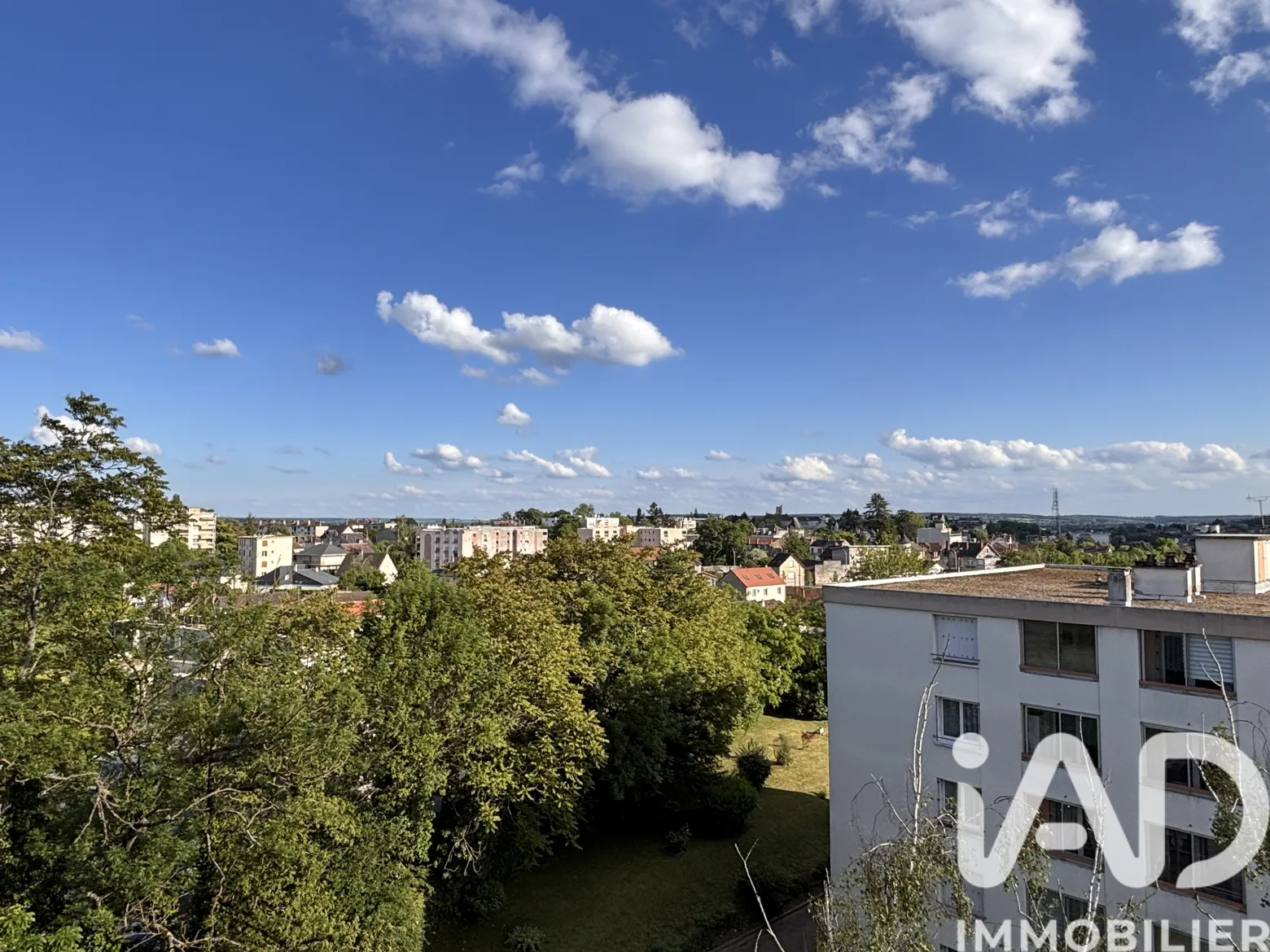 Vente appartement à Nevers (58000) : appartement 4 pièces 80 m² - 2023265 — 2