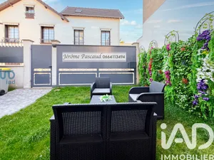 Townhouse in Chaville (92370)