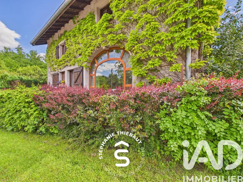Maison 6 pièces 137 m² · à La Chapelle-aux-Bois · 137 m² · 215 000 €