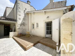 Village house in Saint-Christoly-Médoc (33340)