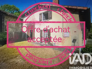 House in Terres-de-Haute-Charente (16270)