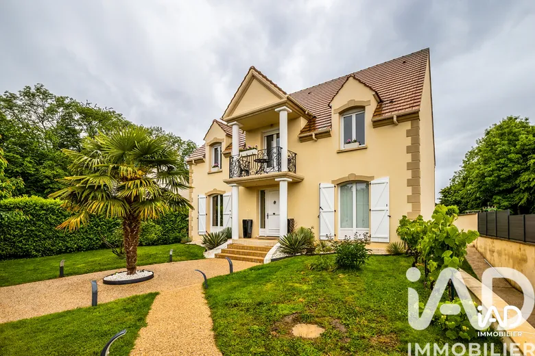 Maison 6 pièces 180 m² · à Sainte-Geneviève · 180 m² · 489 000 €