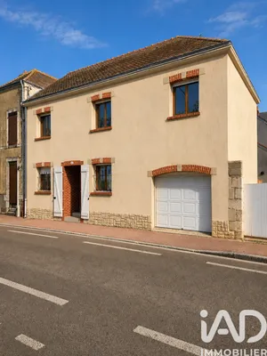 Townhouse in Gien (45500)