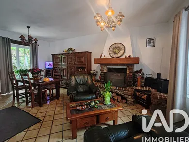 Townhouse in Touquin (77131)
